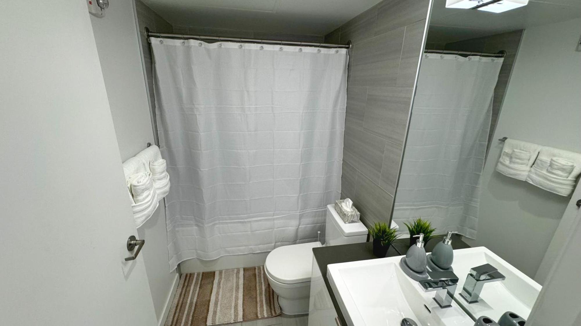 Cozy 1Br Apt - Downtown Уинипег Екстериор снимка