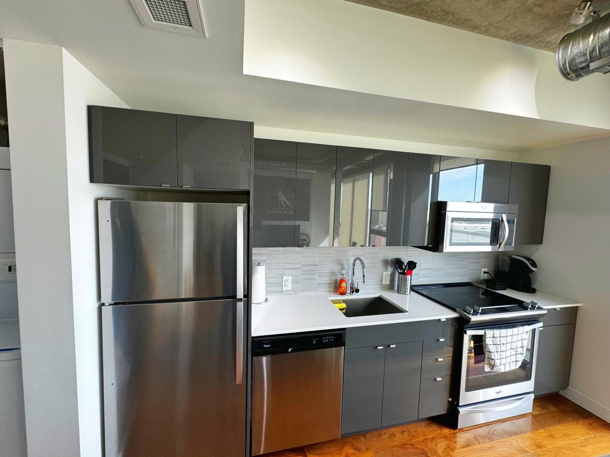 Cozy 1Br Apt - Downtown Уинипег Екстериор снимка